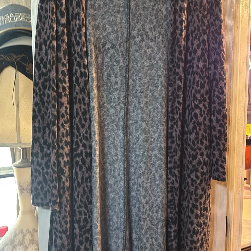 Maurices Gray Patterned Cardigan